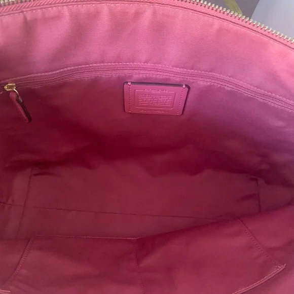 NWOT Coach Ava Chain Refined Red Pebble
Leather Tote Bag Carryall - Picture 14 of 15